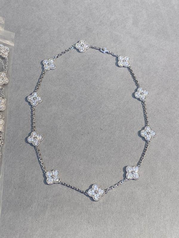 Van Cleef & Arpels necklace 03lyh57